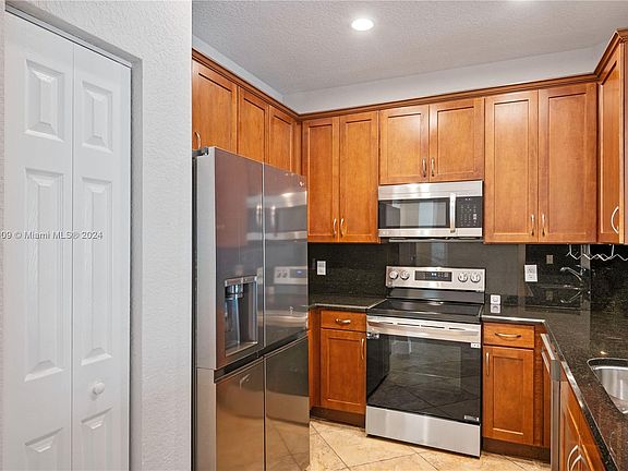 5th image of 5752 Hampton Hills Blvd Unit 5752