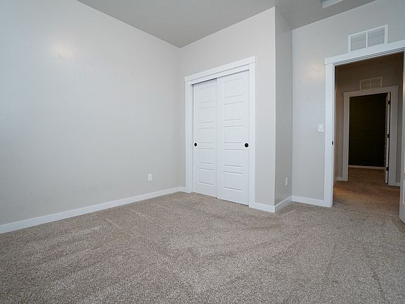 5th image of 1187 W Davenport St
