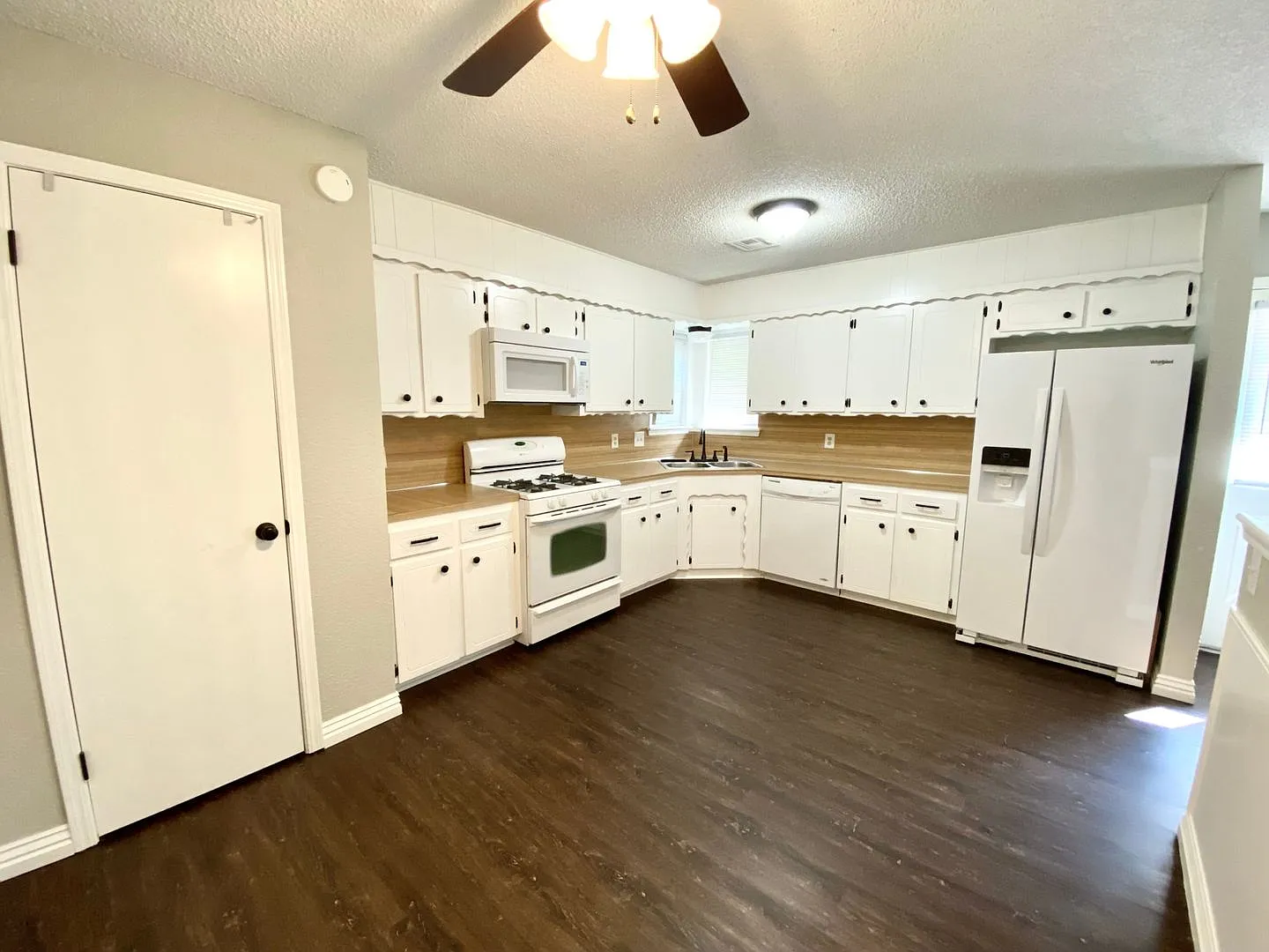 Updated Home in Broken Arrow- No Carpets! — Photo 4