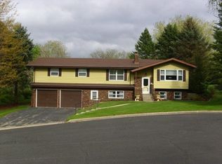 617 Shagbark Ln, Deforest, WI 53532