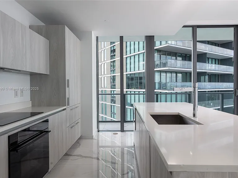 480 NE 31st St #3107 — Photo 25