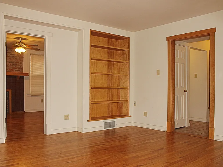 LR, 2BR entry, Hallway entry