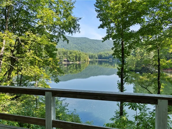 335 Lake Cheohee Rd, Tamassee, SC 29686