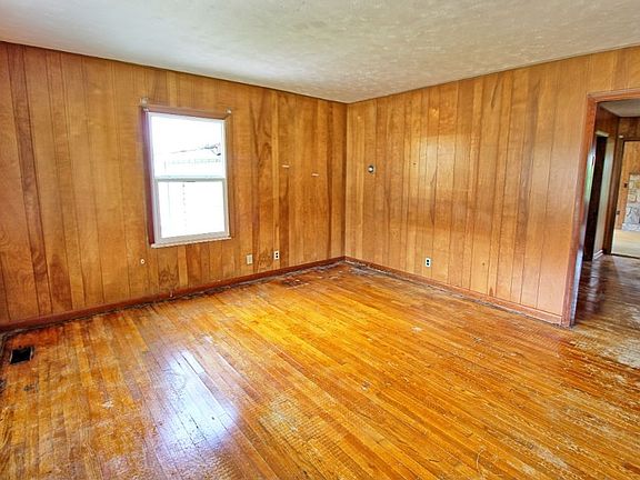 2nd image of 317 Union St