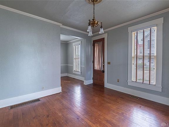 5th image of 308 Maple Ave