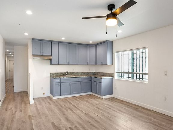 3rd image of 601 W 49th St #601