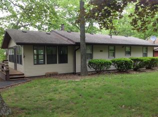 10830 Shining Trees Ln, Plainview, IL 62685