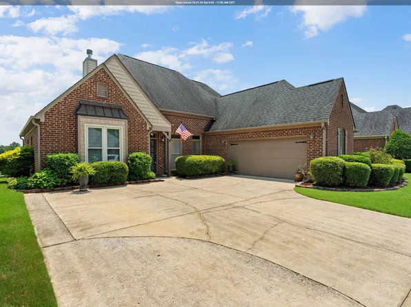 4320 Pine Valley Dr, Bessemer, AL 35022