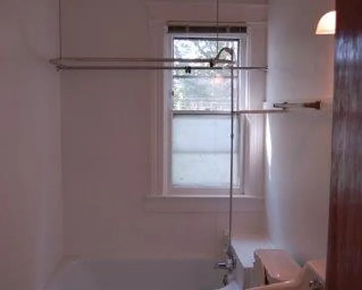 2034 Rusk St — Photo 7