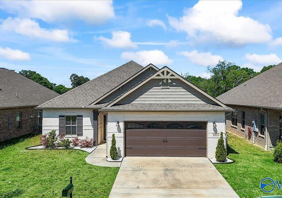 1st image of 1811 SE Shadowbrook Ln