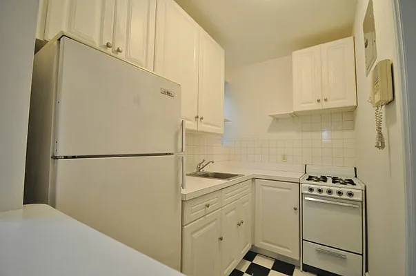 Rented by Keller Williams NYC | media 16