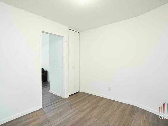 3rd image of 422 E 117th St APT 1A