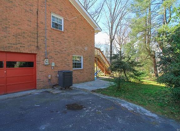 5th image of 3520 Lockshire Dr