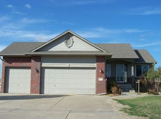 3239 S Bluelake Ct, Wichita, KS 67215