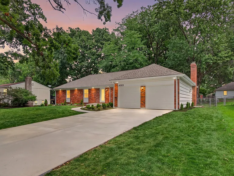 6232 Woodson Rd — Photo 30