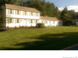 489 Payne Dr, Cheshire, CT