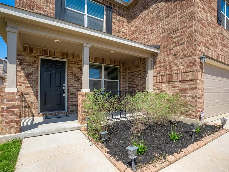 667 Anthem Ln — Photo 3