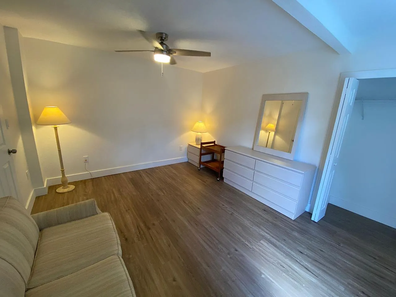 1 bed, 1987 sqft, $1,250 — Photo 3