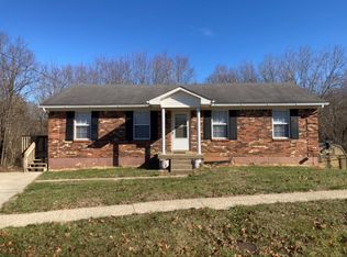 104 Wedgewood Ct, Radcliff, KY 40160