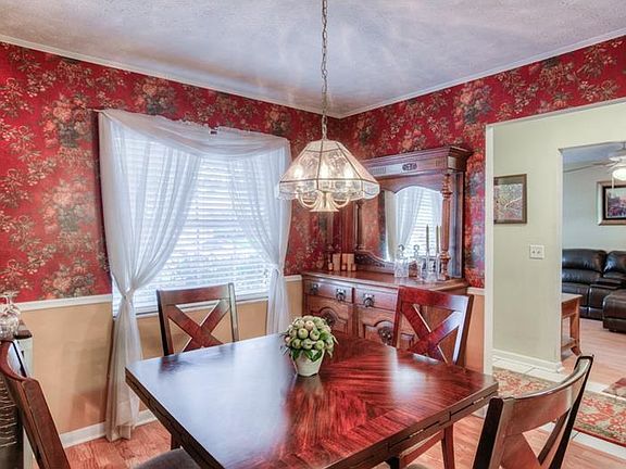 3rd image of 14603 Brentwood Pl