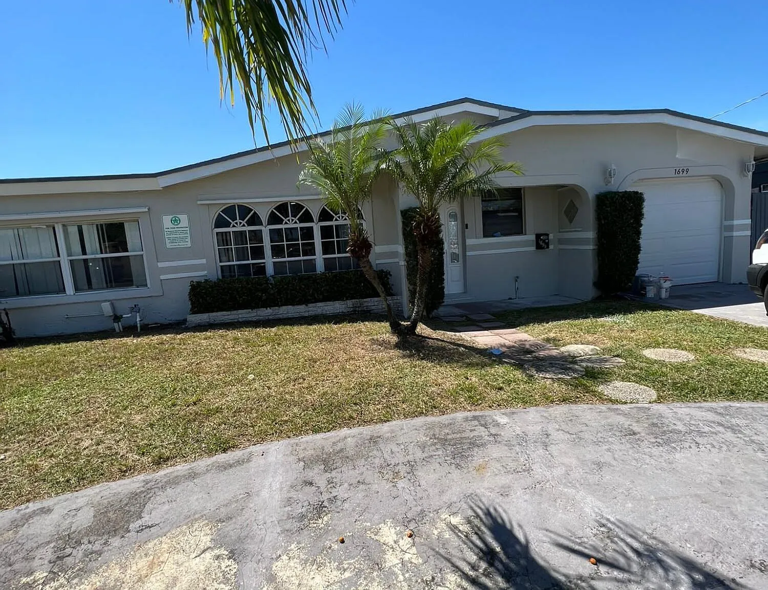 4 bed, 3.5 bath, 2468 sqft, $4,500 — Photo 3