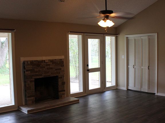 4th image of 1 Merion Ln