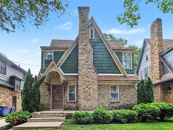 52 Baynton Ave NE, Grand Rapids, MI 49503