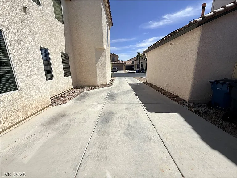 4320 Laguna Garden Ave — Photo 74
