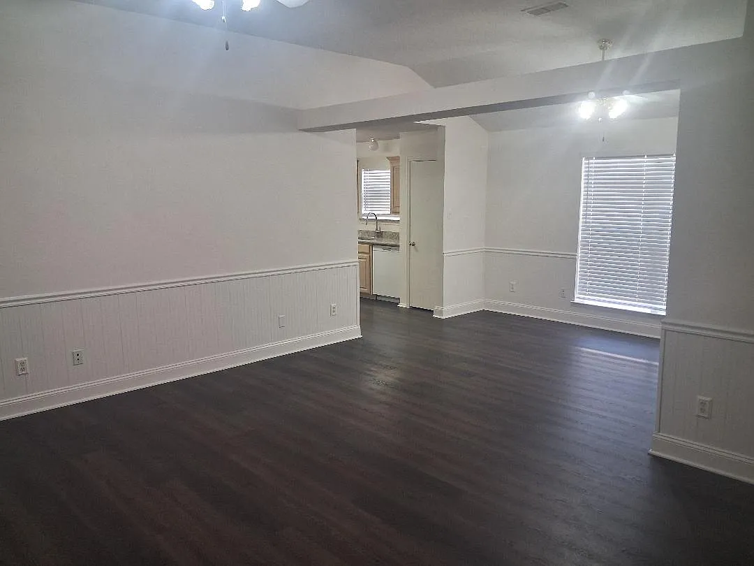 4 bed, 1775 sqft, $2,125 — Photo 2