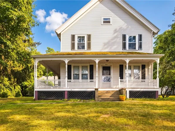 3 Whipple Ave, Smithfield, RI 02917