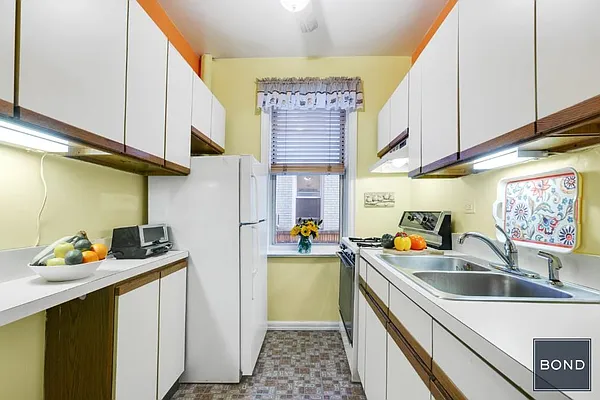 Sold by Bond New York | media 7