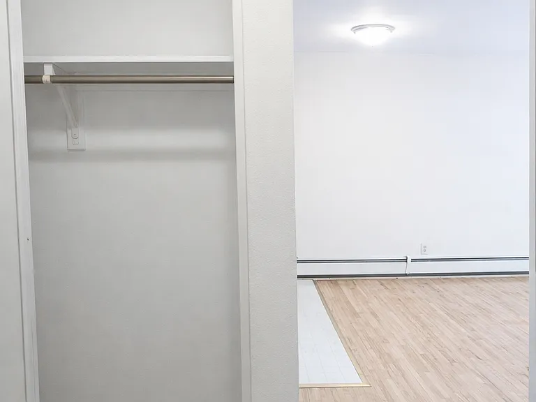 327 University Ave SE #208 — Photo 6