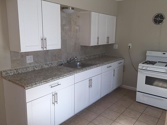 3rd image of 1569 Frienza Ave APT B