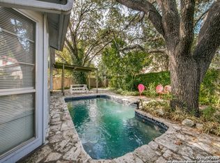 8367 Thorncliff Dr, San Antonio, TX 78250