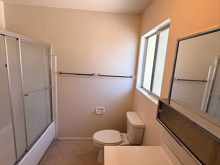 0753 - 216 W Sac — Photo 7
