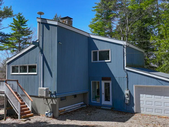7 Top Hill Road, Bridgton, ME 04009