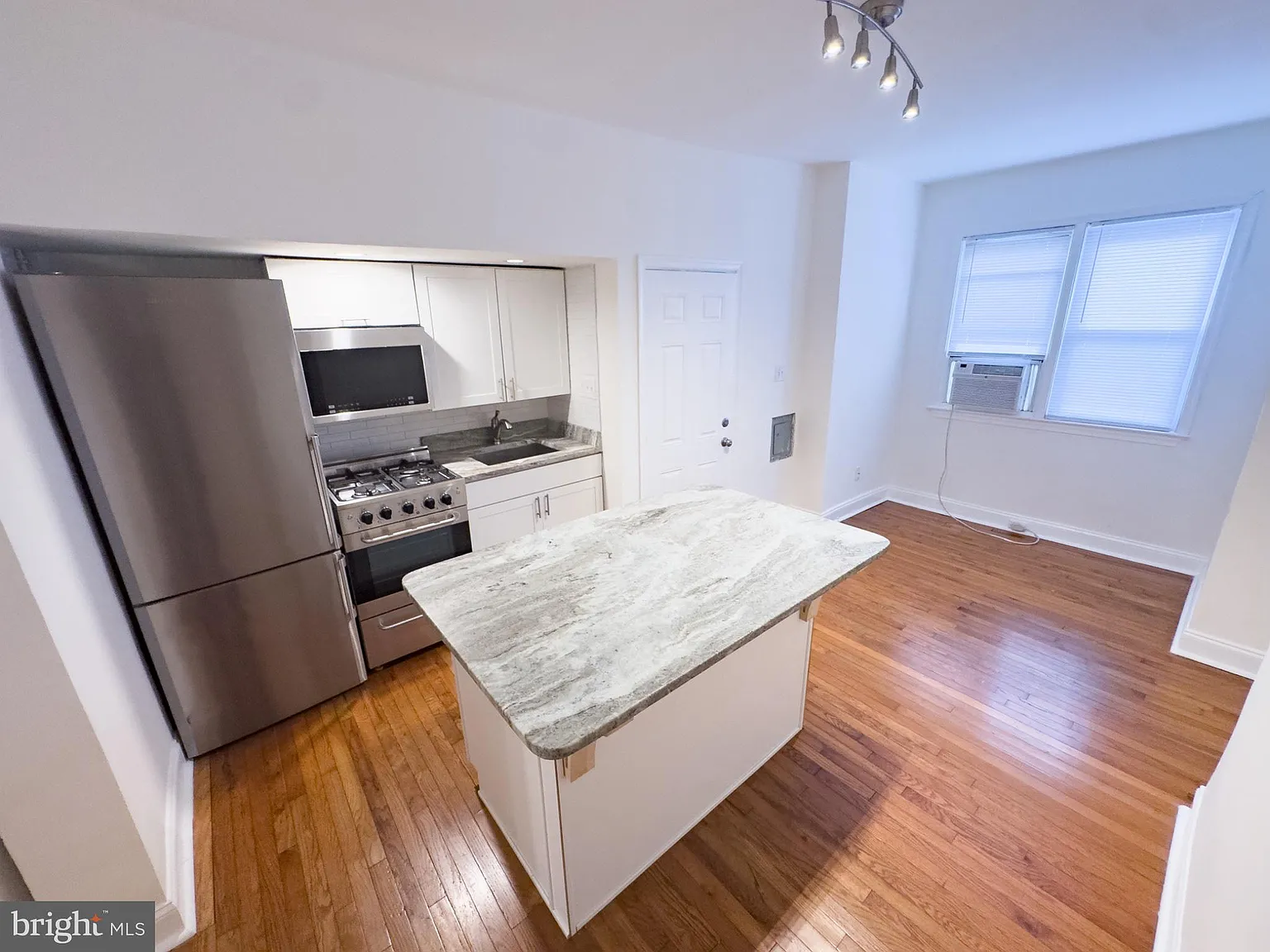 2807 4th St NE — Photo 1
