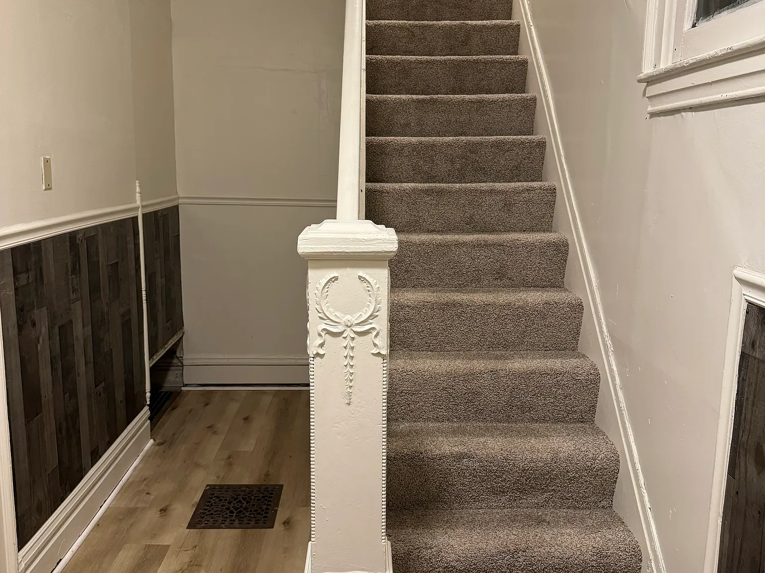 314 James St — Photo 1
