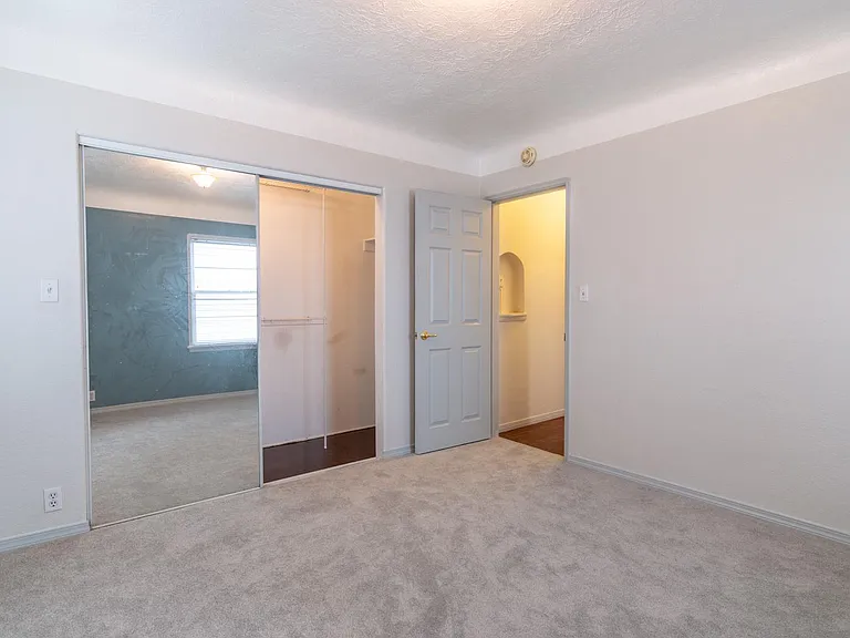 524 Linden Ave — Photo 11