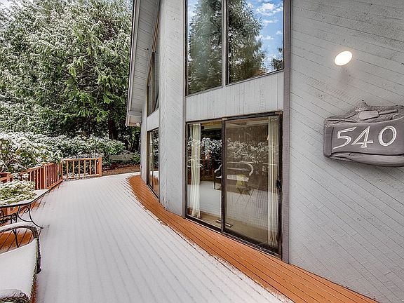 3rd image of 540 Montgomery Ln