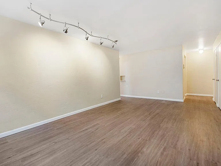 1375 N Williams St #207 — Photo 13