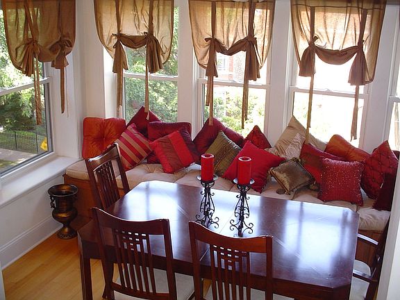 Sun Room/Dining Rm