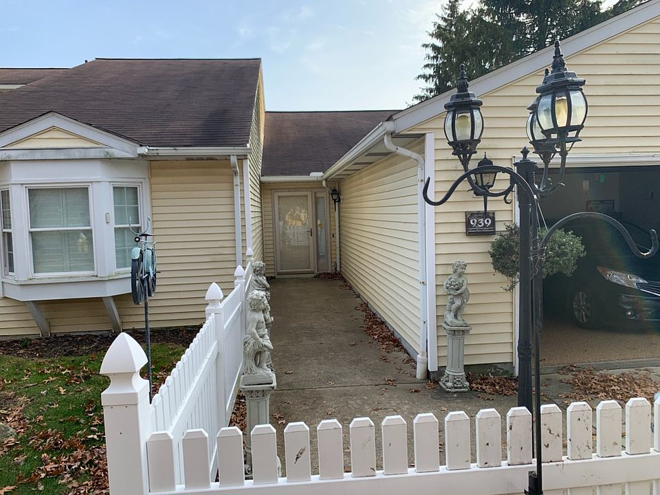 1st image of 939 Sturbridge Dr #138