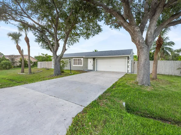 2061 SE Mandrake Circle, Port St Lucie, FL 34952