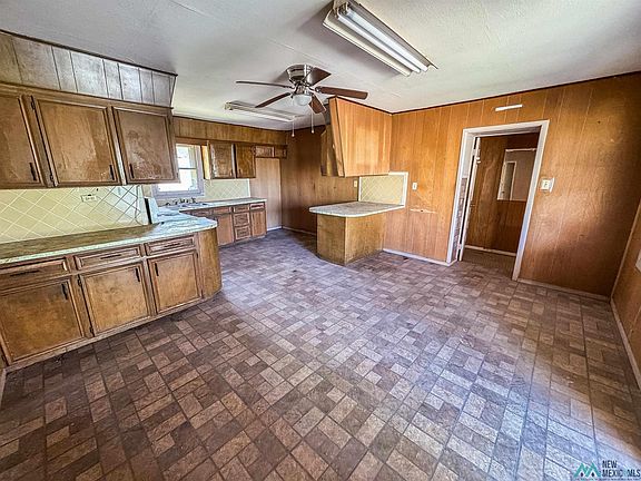 3rd image of 2423 N Bensing Rd