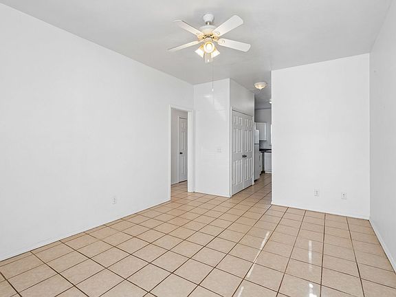 5th image of 1021 Shady Creek Cir