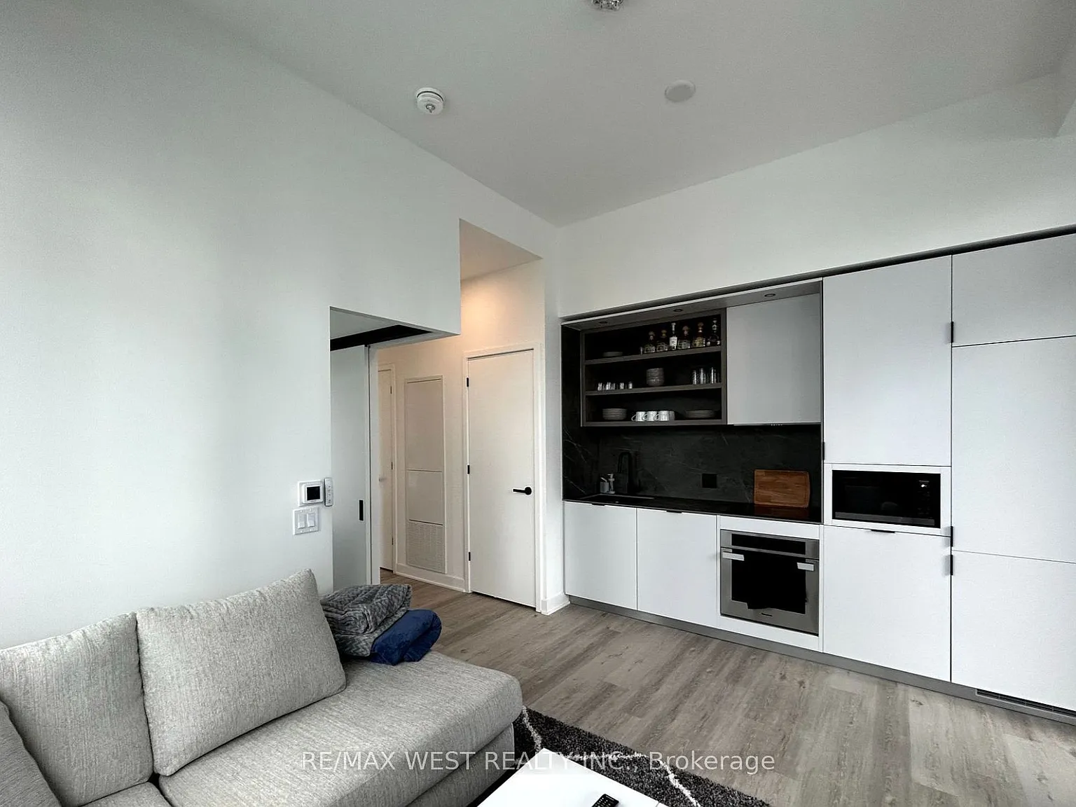 2 bed, $2,850 — Photo 2