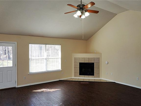 3rd image of 11 Ingleborough Dr