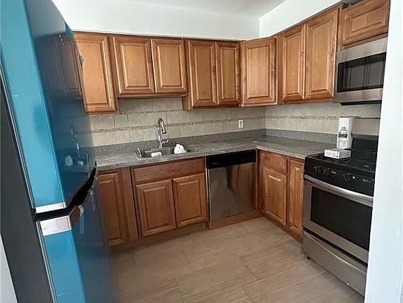 2nd image of 3708 Bayview Ave
