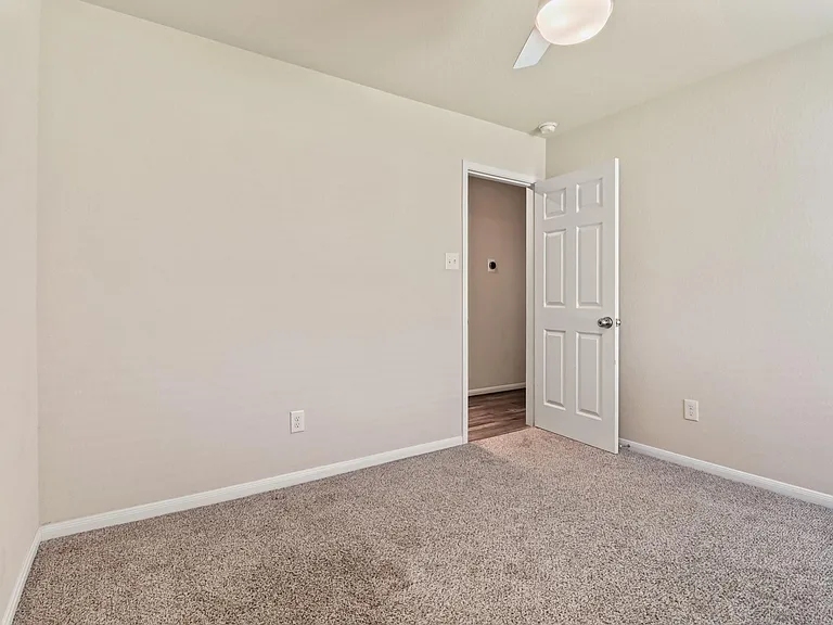 15118 Vincennes Oak St — Photo 18